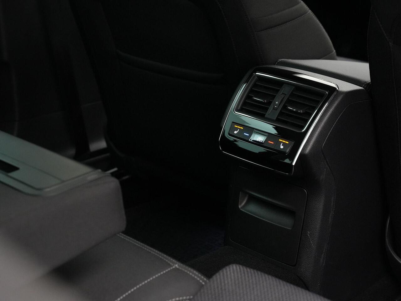 Skoda SUPERB Combi 1.4 TSI iV 218 pk DSG Business Edition | Geheugenstoel | Matrix LED | Stoel-/achterbankverwarming | Achteruitrijcamera