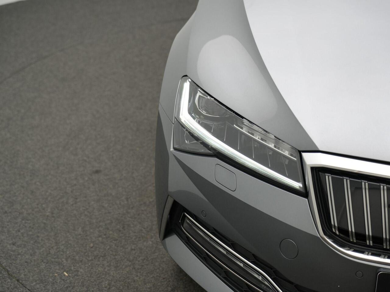 Skoda SUPERB Combi 1.4 TSI iV 218 pk DSG Business Edition | Geheugenstoel | Matrix LED | Stoel-/achterbankverwarming | Achteruitrijcamera