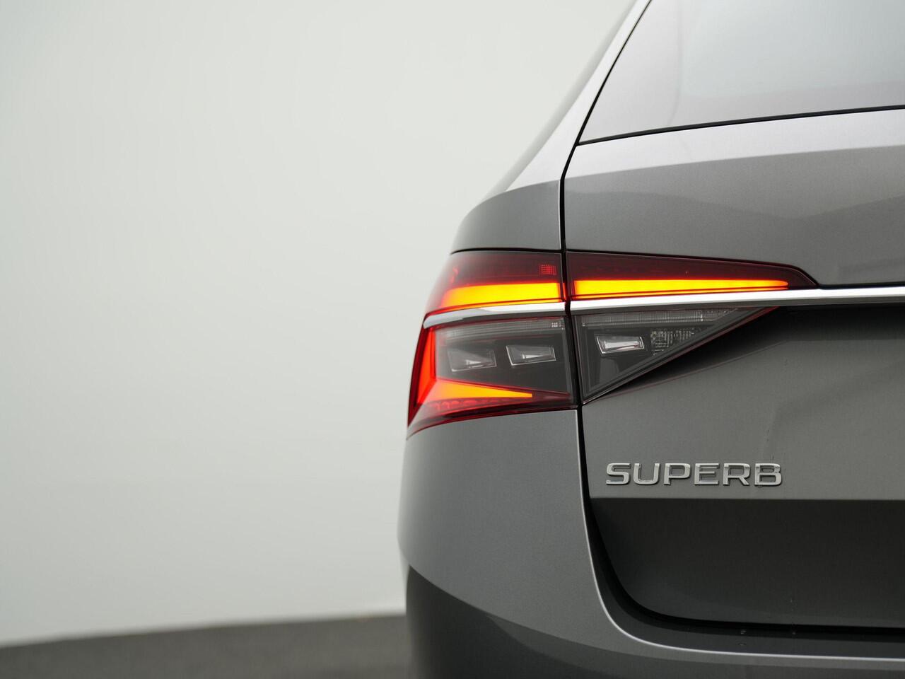 Skoda SUPERB Combi 1.4 TSI iV 218 pk DSG Business Edition | Geheugenstoel | Matrix LED | Stoel-/achterbankverwarming | Achteruitrijcamera