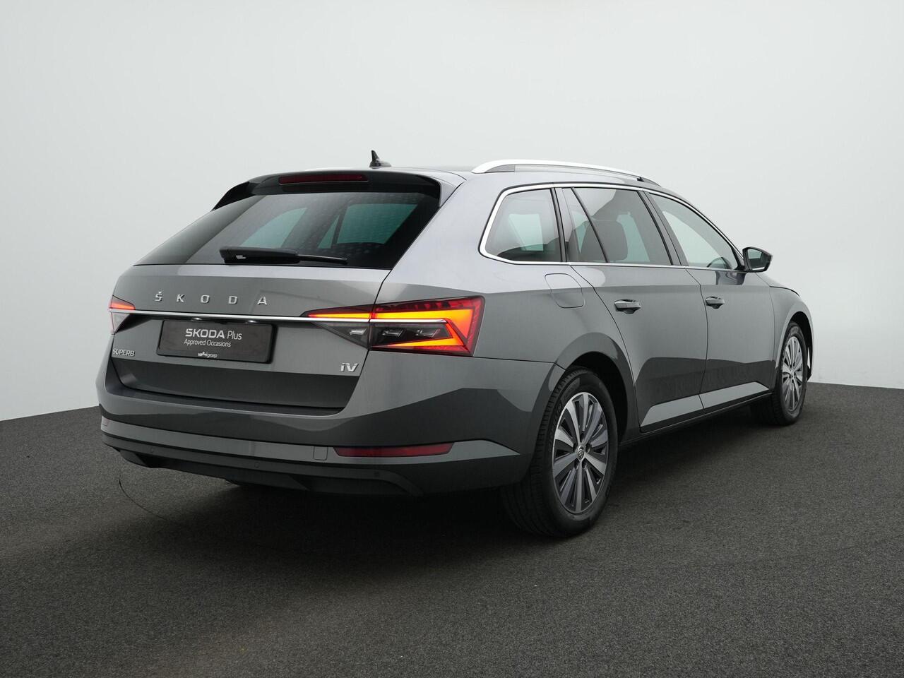 Skoda SUPERB Combi 1.4 TSI iV 218 pk DSG Business Edition | Geheugenstoel | Matrix LED | Stoel-/achterbankverwarming | Achteruitrijcamera