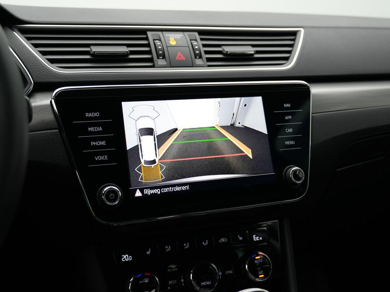 Skoda SUPERB Combi 1.4 TSI iV 218 pk DSG Business Edition | Geheugenstoel | Matrix LED | Stoel-/achterbankverwarming | Achteruitrijcamera