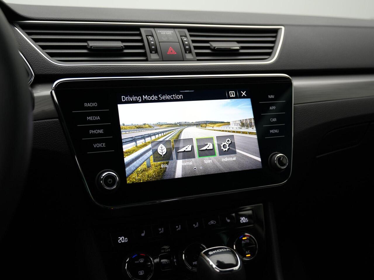 Skoda SUPERB Combi 1.4 TSI iV 218 pk DSG Business Edition | Geheugenstoel | Matrix LED | Stoel-/achterbankverwarming | Achteruitrijcamera