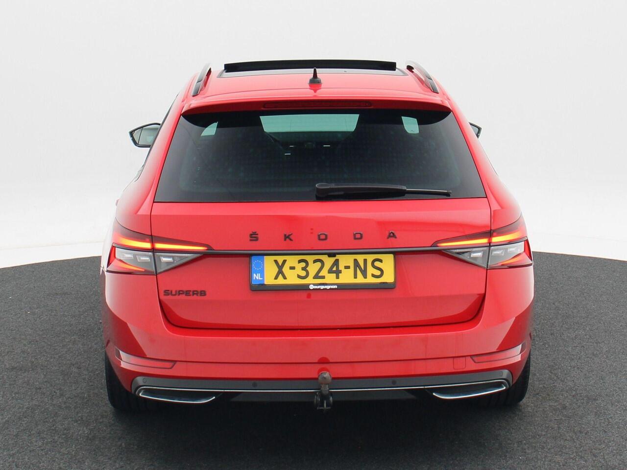 Skoda SUPERB Combi 1.5 TSi 150 Pk Automaat Sportline Business | Panoramadak | Trekhaak | Virtual Cockpit | Adaptive Cruise | Camera | LED | 19 Inch | 53.466 Km!