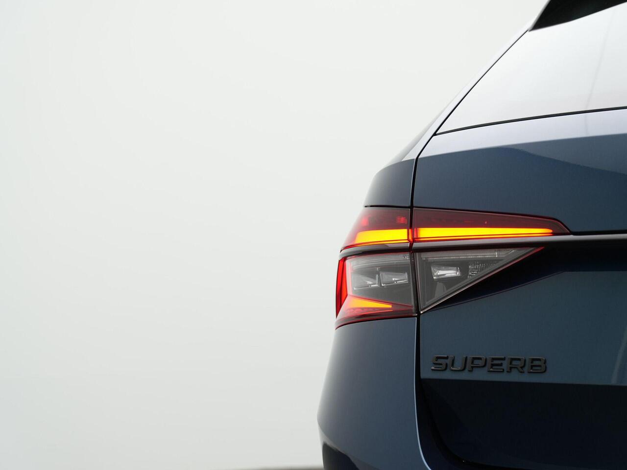 Skoda SUPERB Combi 1.4 TSI iV 218 pk DSG Business Edition | Geheugenstoel | Matrix LED | Stuur-/achterbankverwarming | Achteruitrijcamera