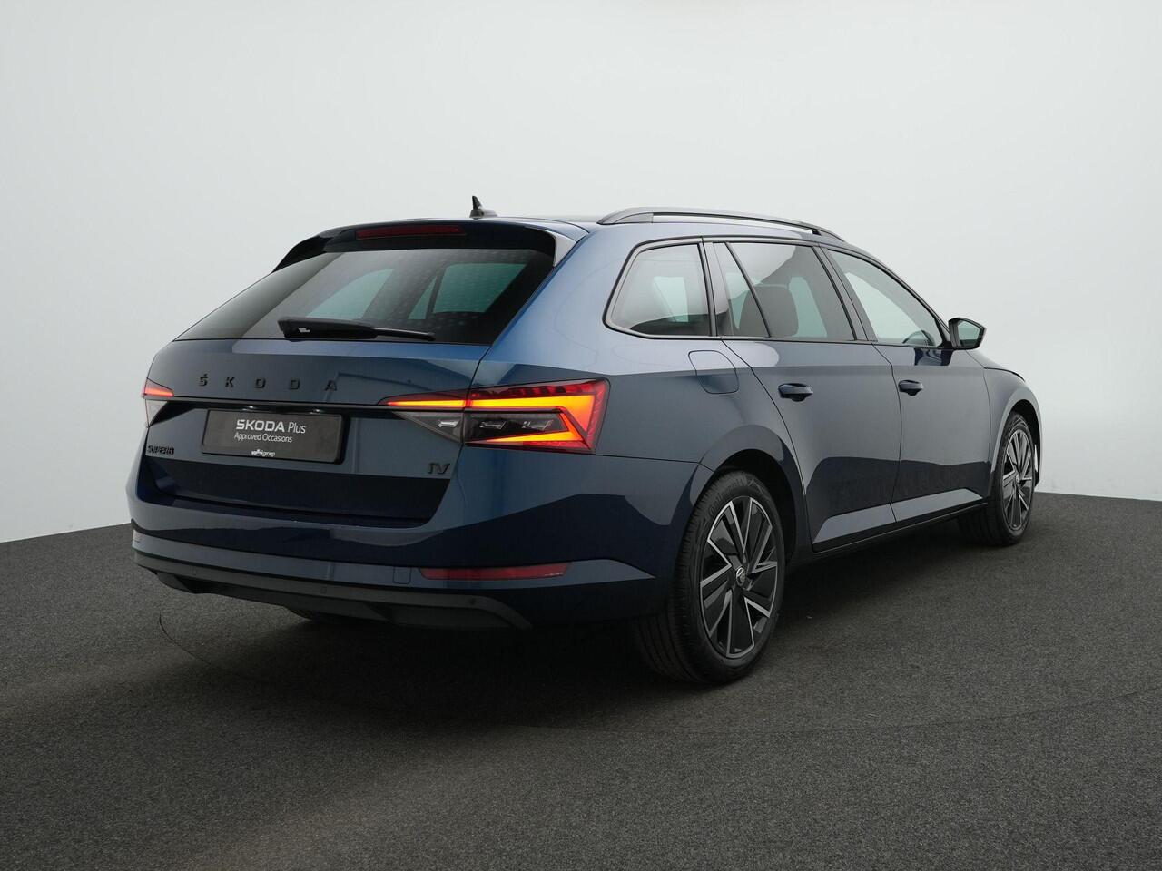 Skoda SUPERB Combi 1.4 TSI iV 218 pk DSG Business Edition | Geheugenstoel | Matrix LED | Stuur-/achterbankverwarming | Achteruitrijcamera