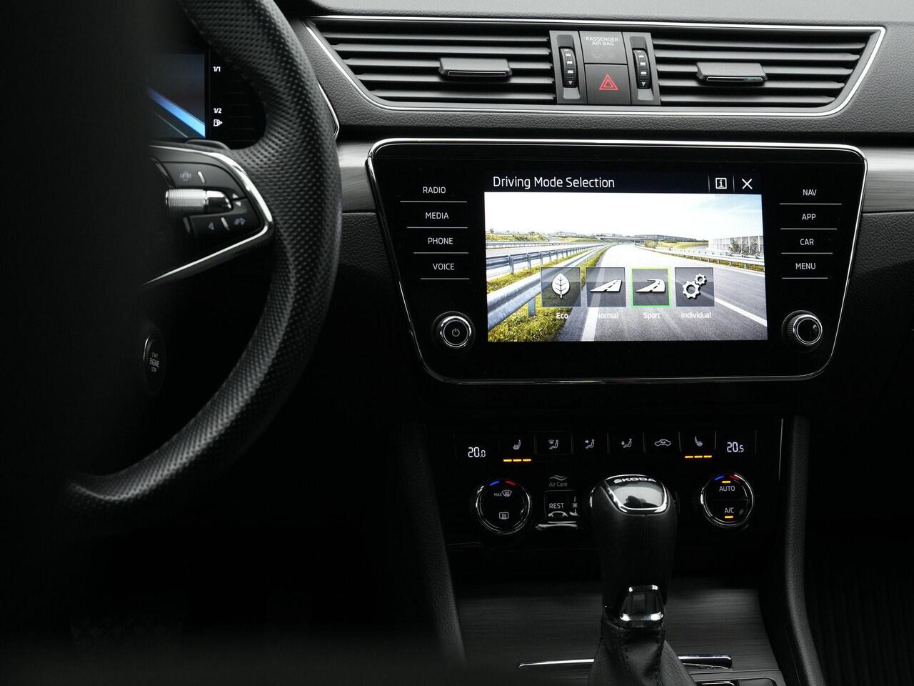 Skoda SUPERB Combi 1.4 TSI iV 218 pk DSG Business Edition | Geheugenstoel | Matrix LED | Stuur-/achterbankverwarming | Achteruitrijcamera