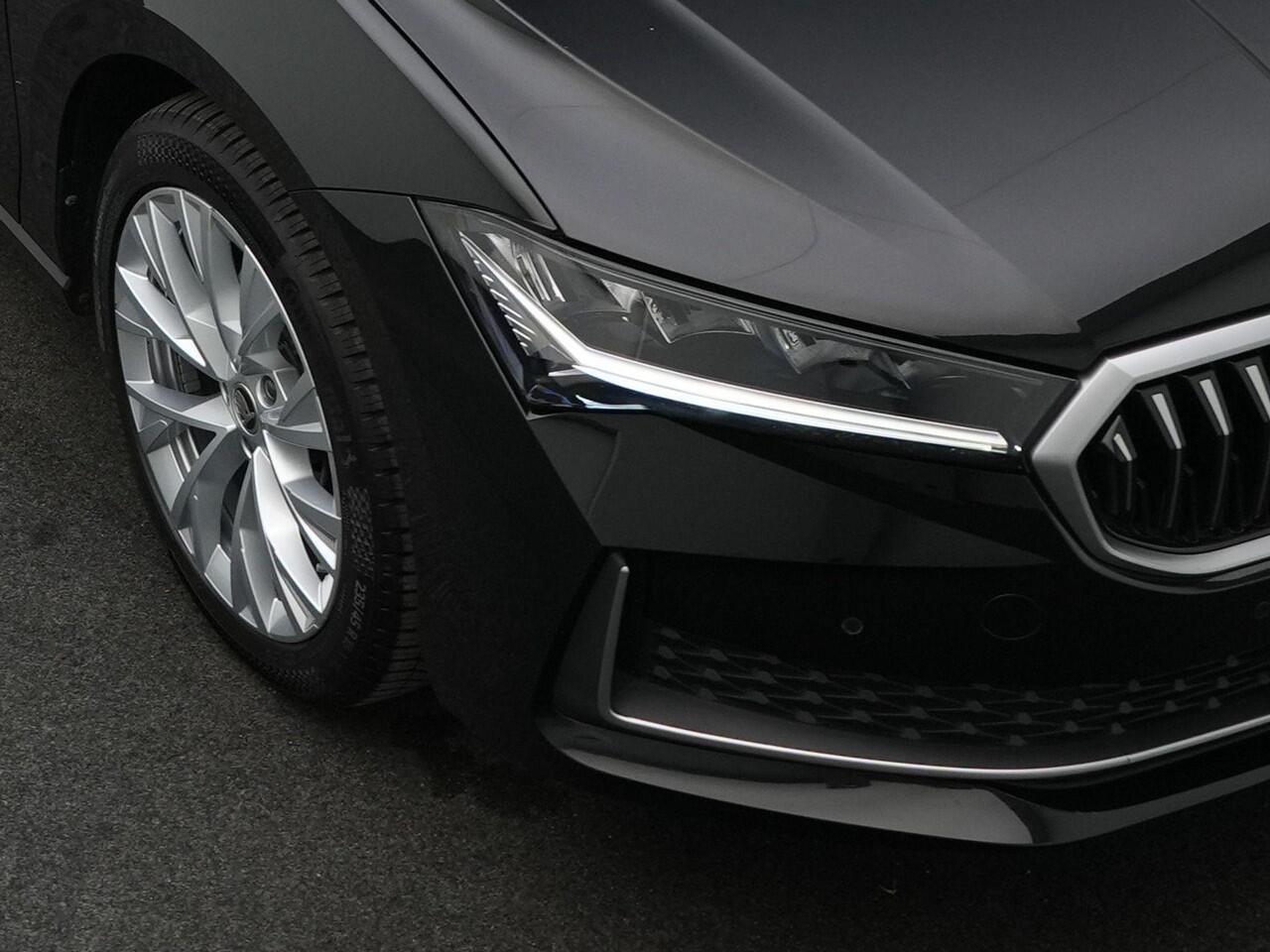 Skoda SUPERB Combi 1.5 TSI MHEV 150 pk DSG Selection | Trekhaak | Achteruitrijcamera | Stoelverwarming | Adaptive Cruise