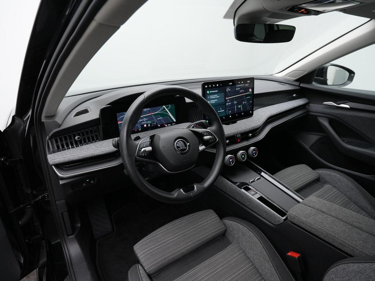 Skoda SUPERB Combi 1.5 TSI MHEV 150 pk DSG Selection | Trekhaak | Achteruitrijcamera | Stoelverwarming | Adaptive Cruise