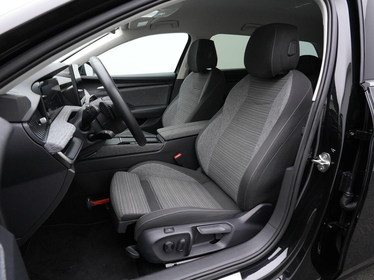 Skoda SUPERB Combi 1.5 TSI MHEV 150 pk DSG Selection | Trekhaak | Achteruitrijcamera | Stoelverwarming | Adaptive Cruise