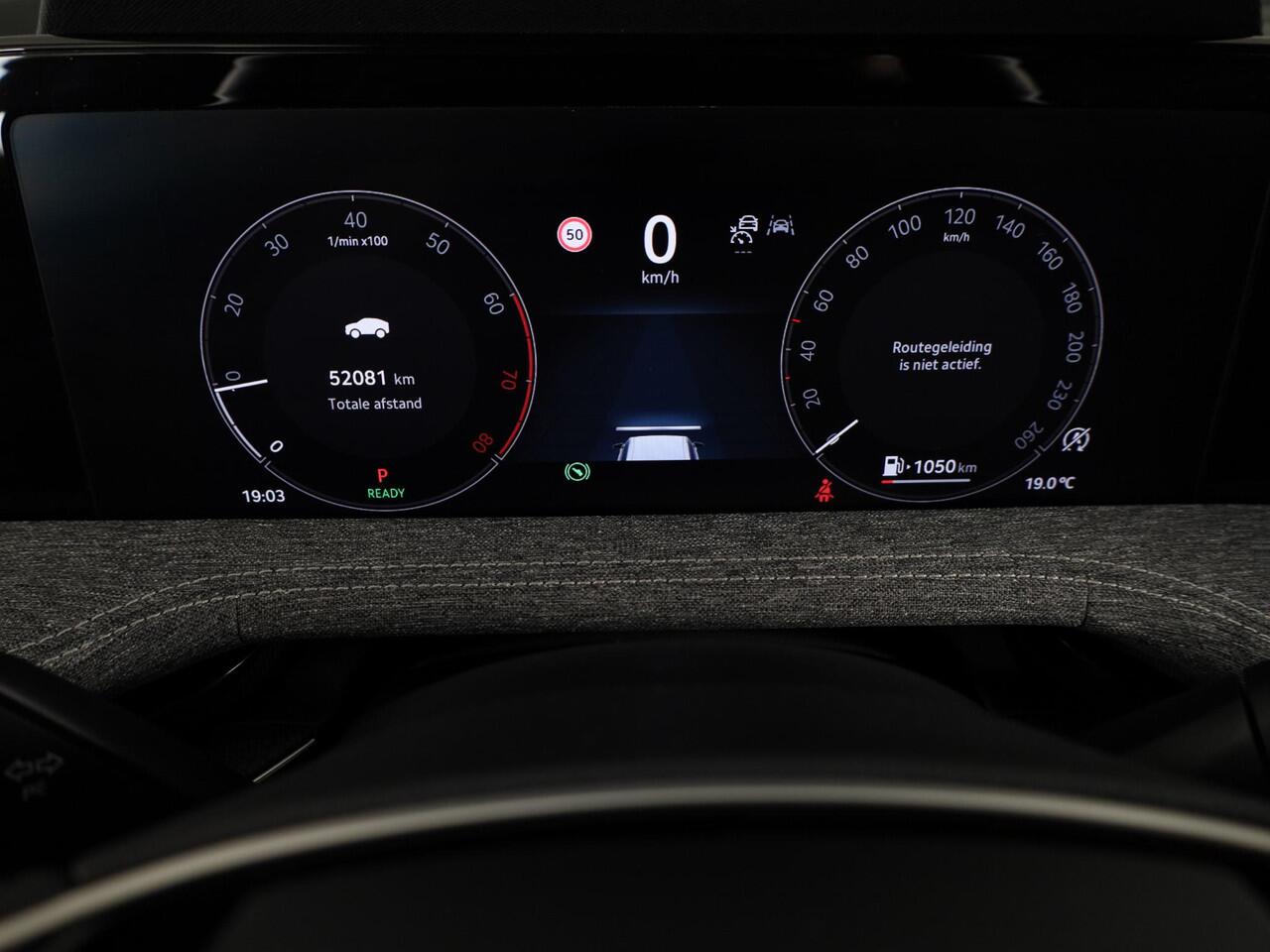 Skoda SUPERB Combi Business Edition 1.5 MHEV 150pk DSG-7 | Navigatie | Parkeercamera | Verwarmbare voorstoelen en achterbank | 18 inch Lichtmetalen velgen | Verlengde garantie