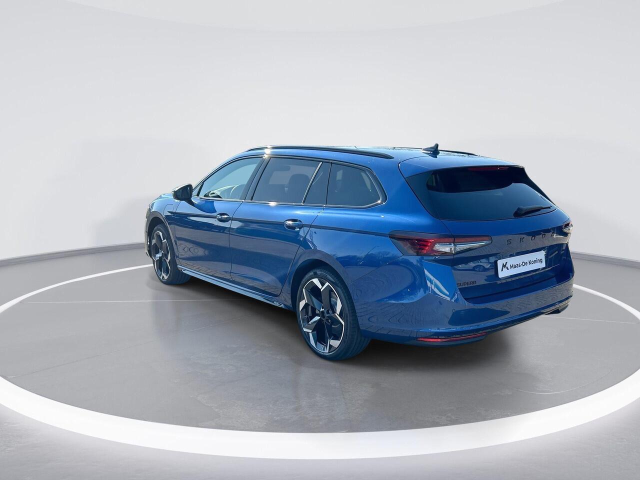 Skoda SUPERB combi Sportline Business 1.5 TSI PHEV 150 kW / 204 PK Combi | Metallic Lak | 19'' lichtmetalen velgen | Panorama dak | Trekhaak wegklapbaar | 2000,- inruilvoordeel