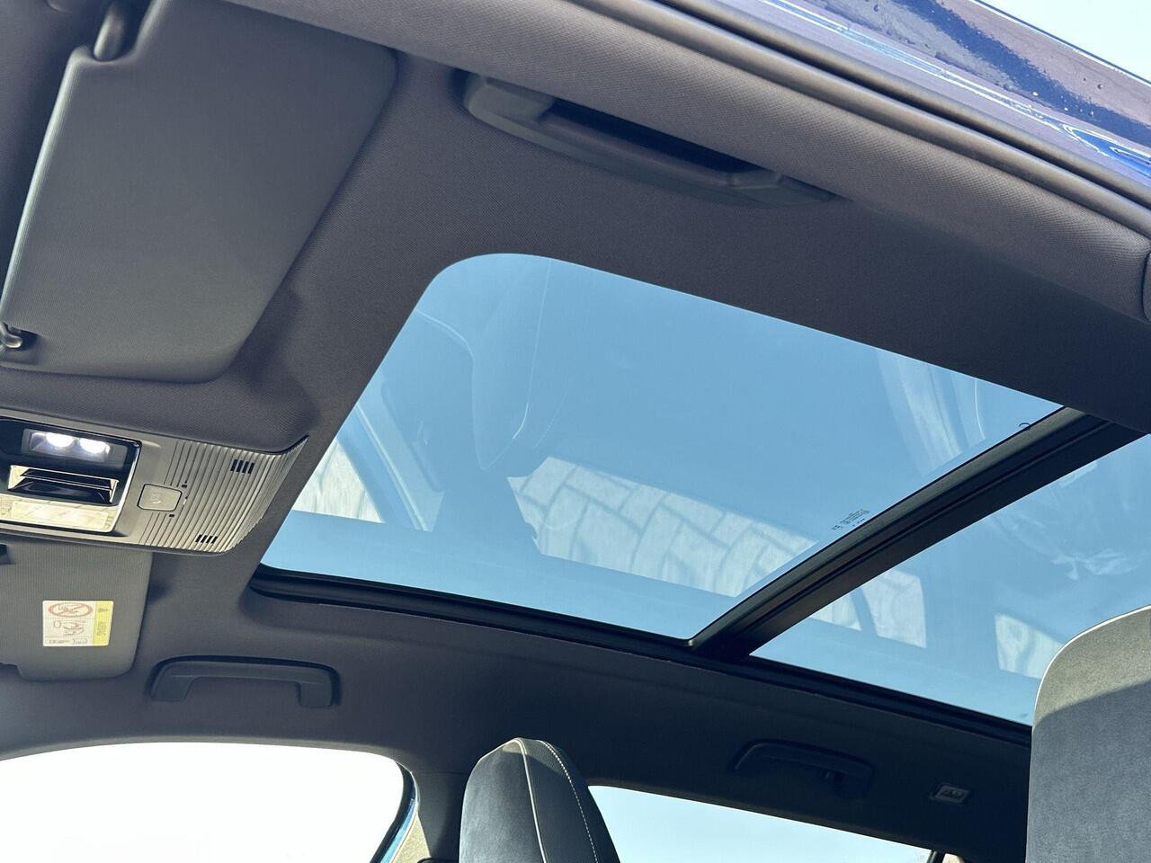 Skoda SUPERB combi Sportline Business 1.5 TSI PHEV 150 kW / 204 PK Combi | Metallic Lak | 19'' lichtmetalen velgen | Panorama dak | Trekhaak wegklapbaar | 2000,- inruilvoordeel