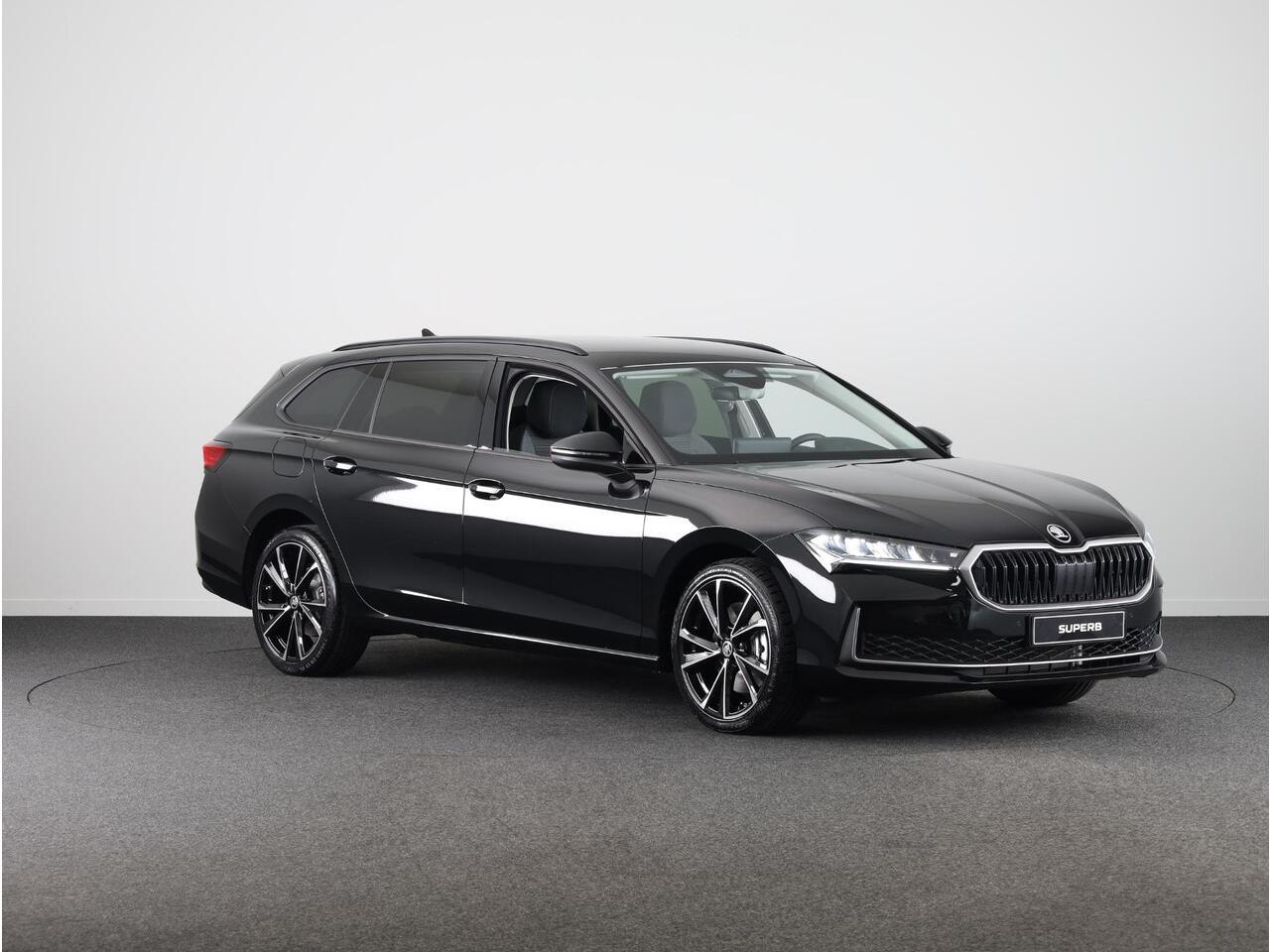 Skoda SUPERB Combi Business Edition 1.5 TSI PHEV 204pk | 19 inch | Elek. + massagestoelen | Stoelverwarming | Adaptive Cruise | Blind Spot | Navigatie | Camera |