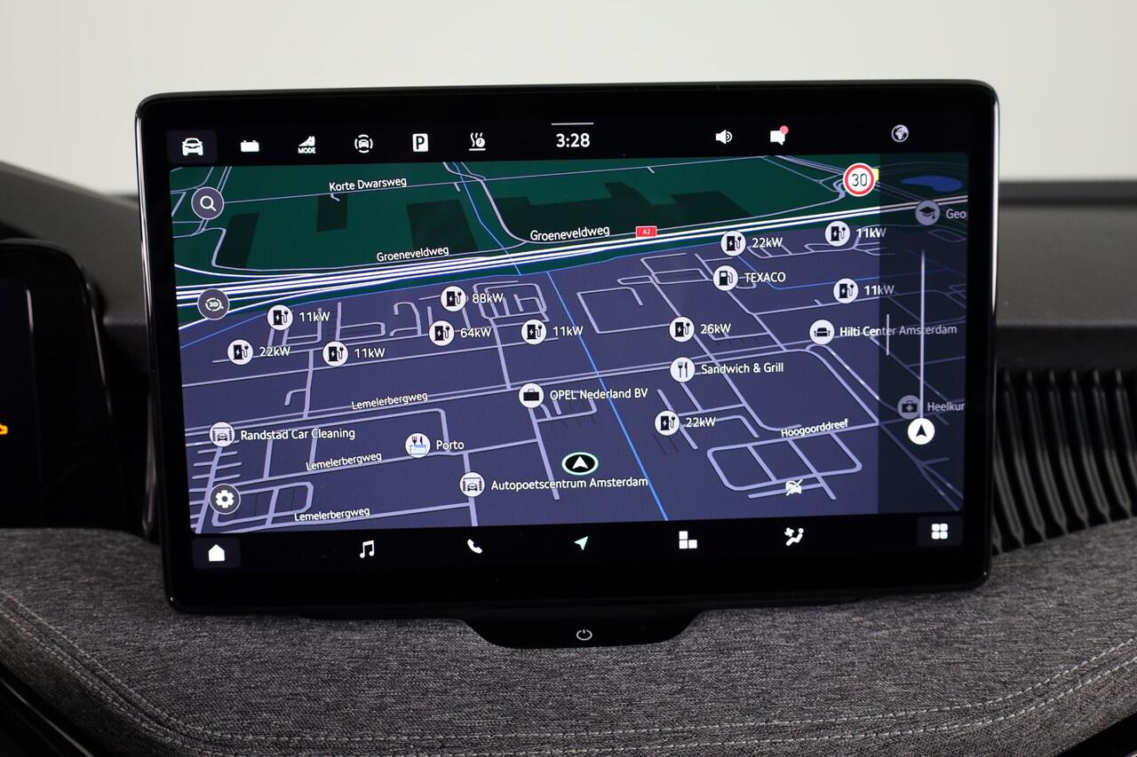 Skoda SUPERB Combi Business Edition 1.5 TSI PHEV 204pk | 19 inch | Elek. + massagestoelen | Stoelverwarming | Adaptive Cruise | Blind Spot | Navigatie | Camera |