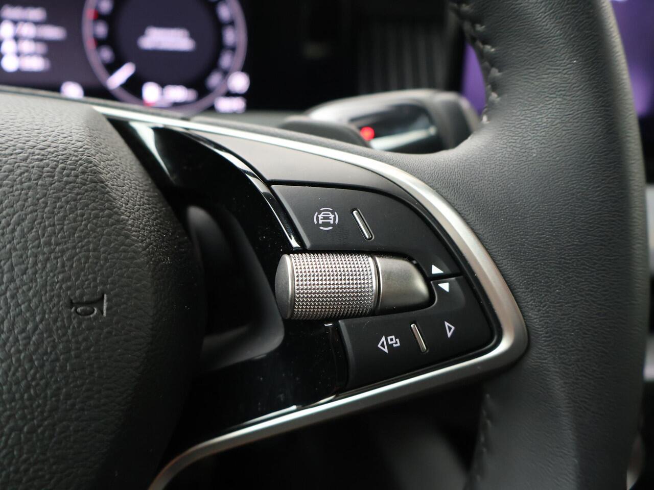 Skoda SUPERB First Edition 1.5 TSI m-HEV 150 pk DSG | Massagestoelen | Adaptieve cruise control | 18'' Lichtmetalen velgen | Achteruitrijcamera |