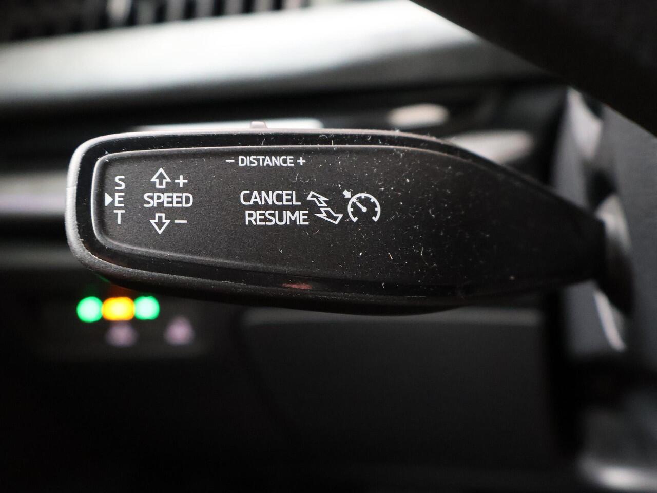 Skoda SUPERB First Edition 1.5 TSI m-HEV 150 pk DSG | Massagestoelen | Adaptieve cruise control | 18'' Lichtmetalen velgen | Achteruitrijcamera |