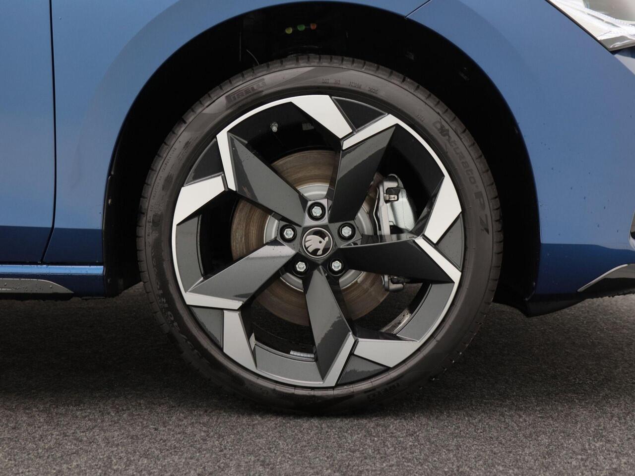 Skoda SUPERB Combi Sportline Business 1.5 TSI PHEV 204 PK | Trekhaak | Adaptive cruise control | Stoelverwarming | Matrix LED