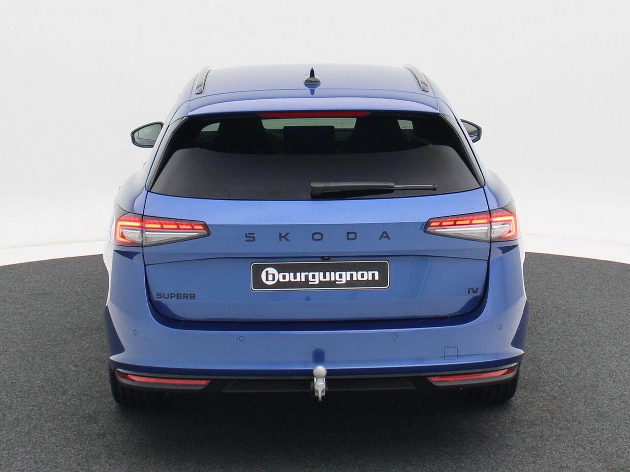 Skoda SUPERB Combi Sportline Business 1.5 TSI PHEV 204 PK | Trekhaak | Adaptive cruise control | Stoelverwarming | Matrix LED