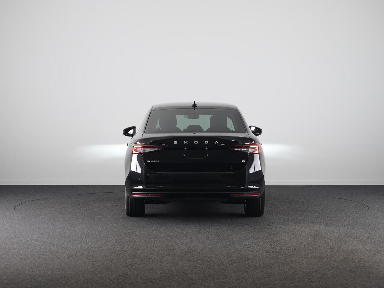 Skoda SUPERB Business Edition PHEV 1.5 TSI 204 pk 6 versn. DSG | Trekhaak wegklapbaar | Chrome pakket | 18 inch lichtmetalen velgen