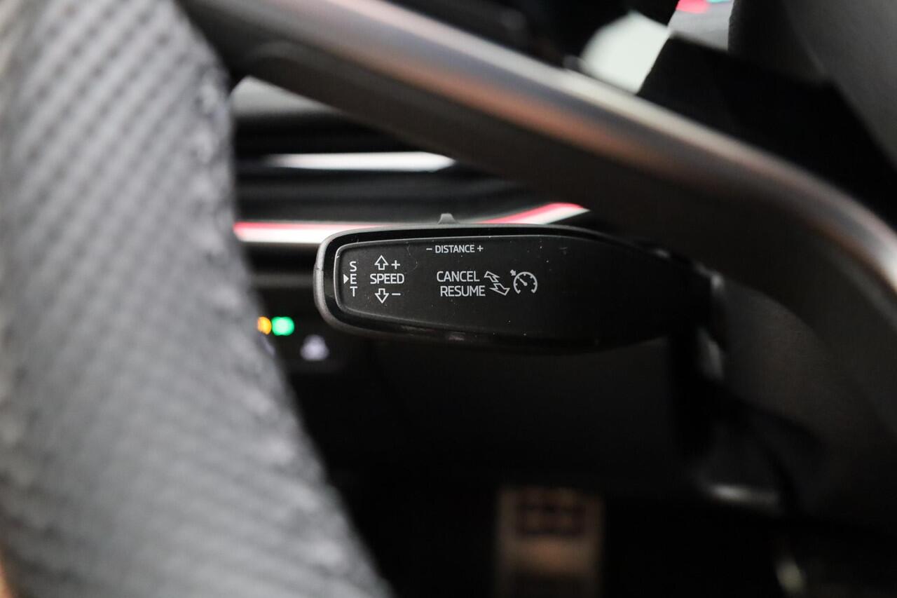 Skoda SUPERB Combi Sportline Business PHEV 1.5 TSI 204 pk 6 versn. DSG | Travel assist plus | Panoramadak | Canton | 19 inch lichtmetalen velgen