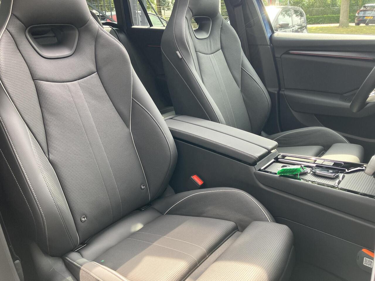 Skoda SUPERB Combi Sportline Business 1.5 TSI PHEV 204 PK DSG Automaat | Panorama dak | Suite Sport Leder | 19" lichtmetalen velgen | Trekhaak |