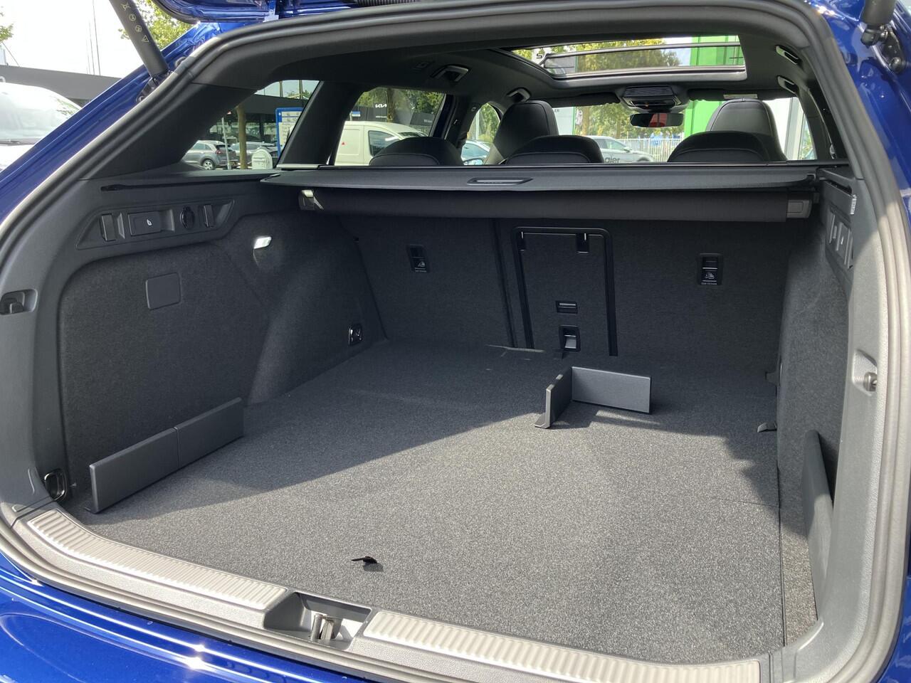 Skoda SUPERB Combi Sportline Business 1.5 TSI PHEV 204 PK DSG Automaat | Panorama dak | Suite Sport Leder | 19" lichtmetalen velgen | Trekhaak |