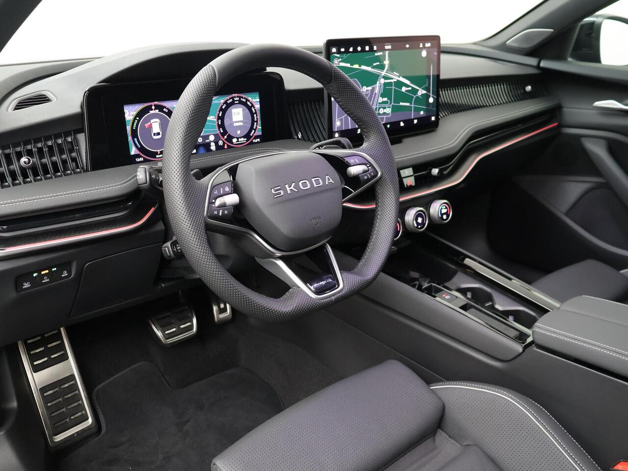 Skoda SUPERB Combi Sportline Business 1.5 TSI PHEV 204 PK DSG Automaat | Panorama dak | Suite Sport Leder | 19" lichtmetalen velgen | Trekhaak | Canton Geluidssysteem |