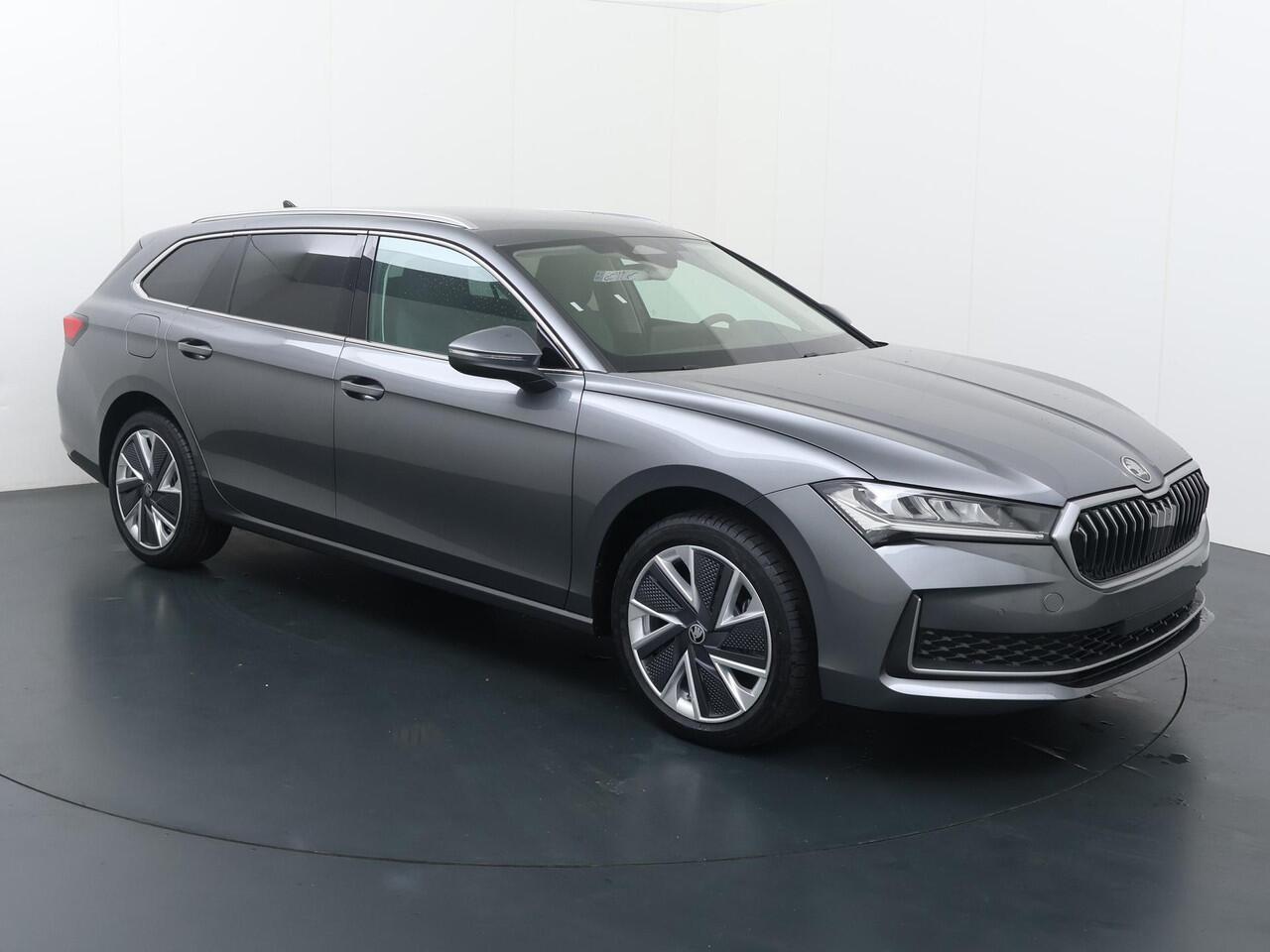 Skoda SUPERB Combi Business Edition 1.5 TSI PHEV 204 PK | Gratis E-Bike | Trekhaak | 18" Lichtmetalen velgen | Winter pakket |