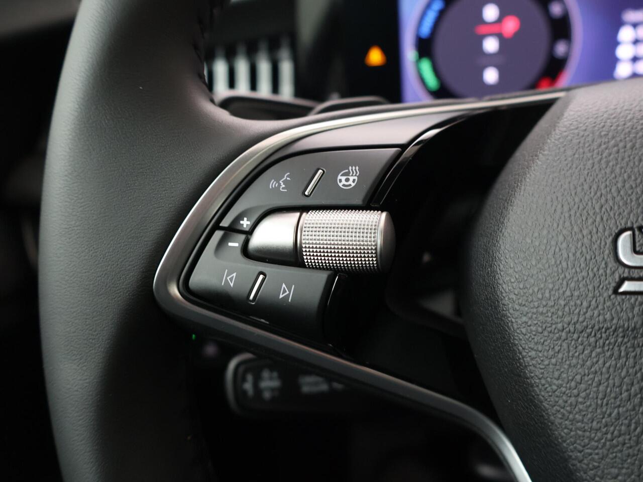 Skoda SUPERB Combi Business Edition 1.5 TSI PHEV 204 PK | Gratis E-Bike | Trekhaak | 18" Lichtmetalen velgen | Winter pakket |