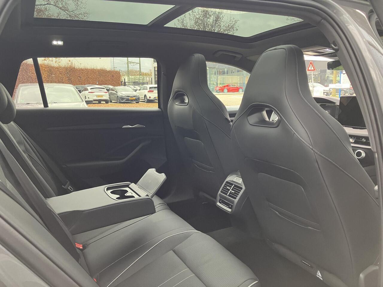 Skoda SUPERB Combi Sportline Business 1.5 TSI PHEV 204 PK | Gratis E-Bike | Trekhaak | 19" Lichtmetalen velgen | Panorama dak | Canton Geluid | Suite leder |