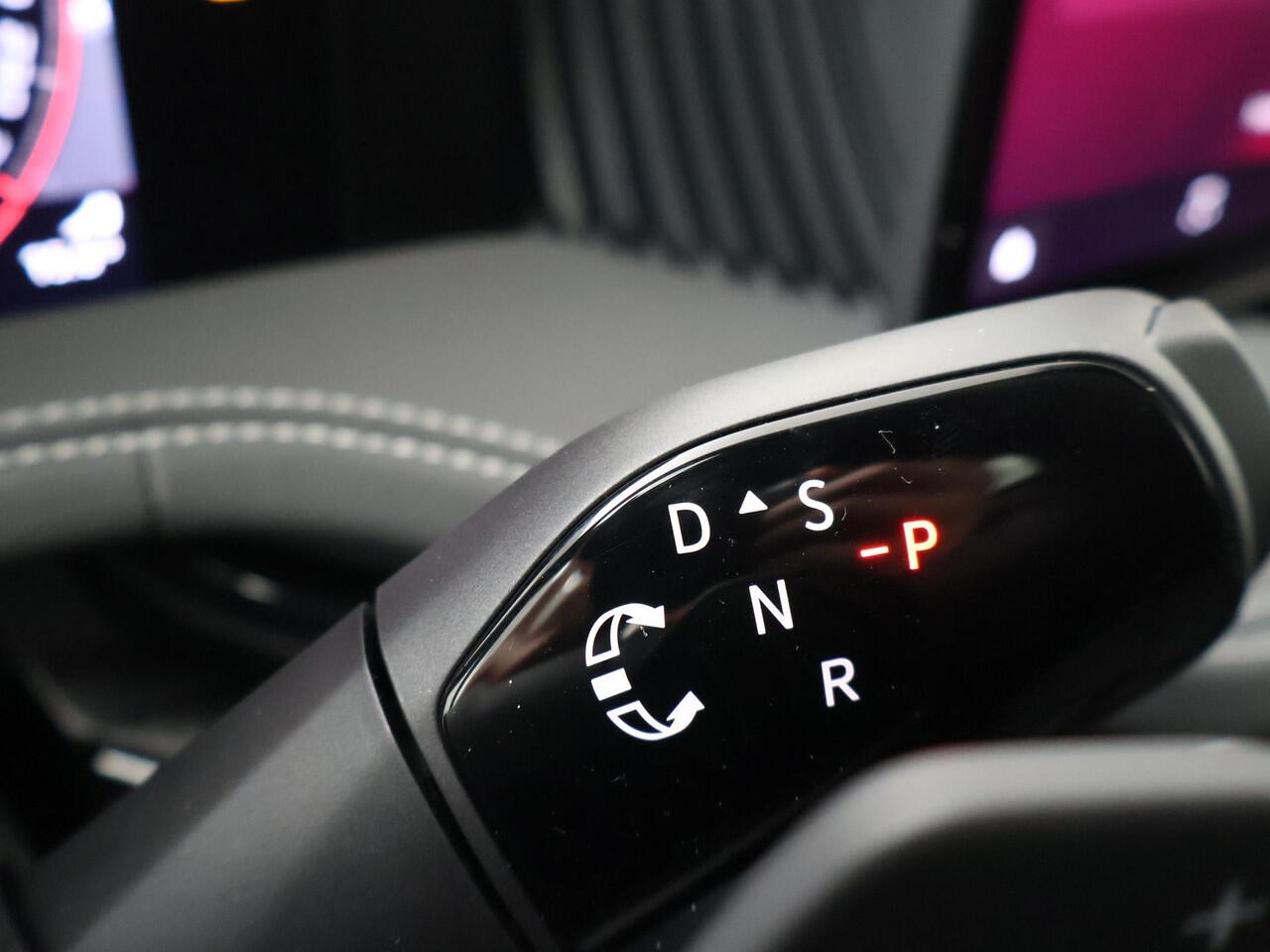 Skoda SUPERB Combi Sportline Business 1.5 TSI PHEV 204 PK | Gratis E-Bike | 19" Lichtmetalen velgen | Panorama dak | Canton Geluid | Suite leder |