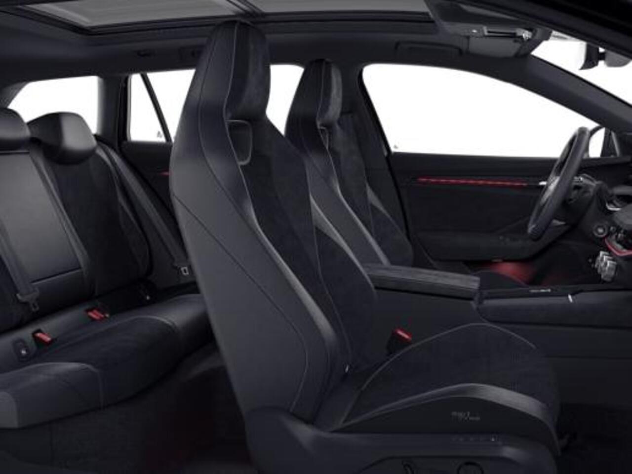 Skoda SUPERB Combi Sportline Business PHEV 1.5 TSI 204 pk 6 versn. DSG | Panoramadak, elektrisch bedienbaar | Trekhaak, wegklapbaar | Travel Assist Plus Sportline | Dynamic Chassis Control Pakket | CANTON Soundsystem | Lichtmetalen velgen 19 inch Aniara Aero zilver