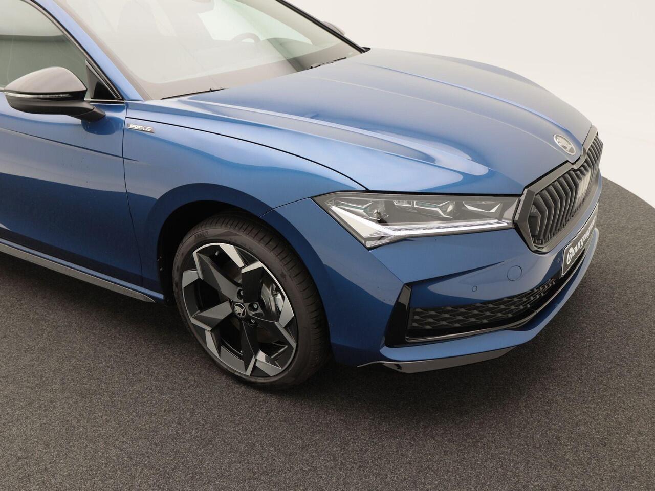 Skoda SUPERB Combi Sportline Business 1.5 TSI PHEV 204 PK | Trekhaak | Adaptive cruise control | Stoelverwarming | Matrix LED
