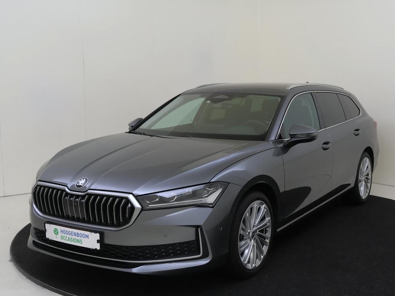 Skoda SUPERB Combi 1.5 TSI MHEV First Edition | 360 camera | Parkeerassistent | Stoelverwarming voor en achter | Keyless | Navigatie | LED matrix verlichting | 3-zone airco | Massagefunctie voorstoelen |