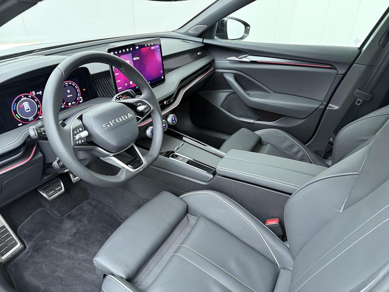 Skoda SUPERB Combi 1.5 TSI PHEV Sportline Business | 150 PK | SoH 100% | Trekhaak | Panoramadak | Top area view 360 graden | Head-up display | Lederen bekleding | Canton soundsystem |