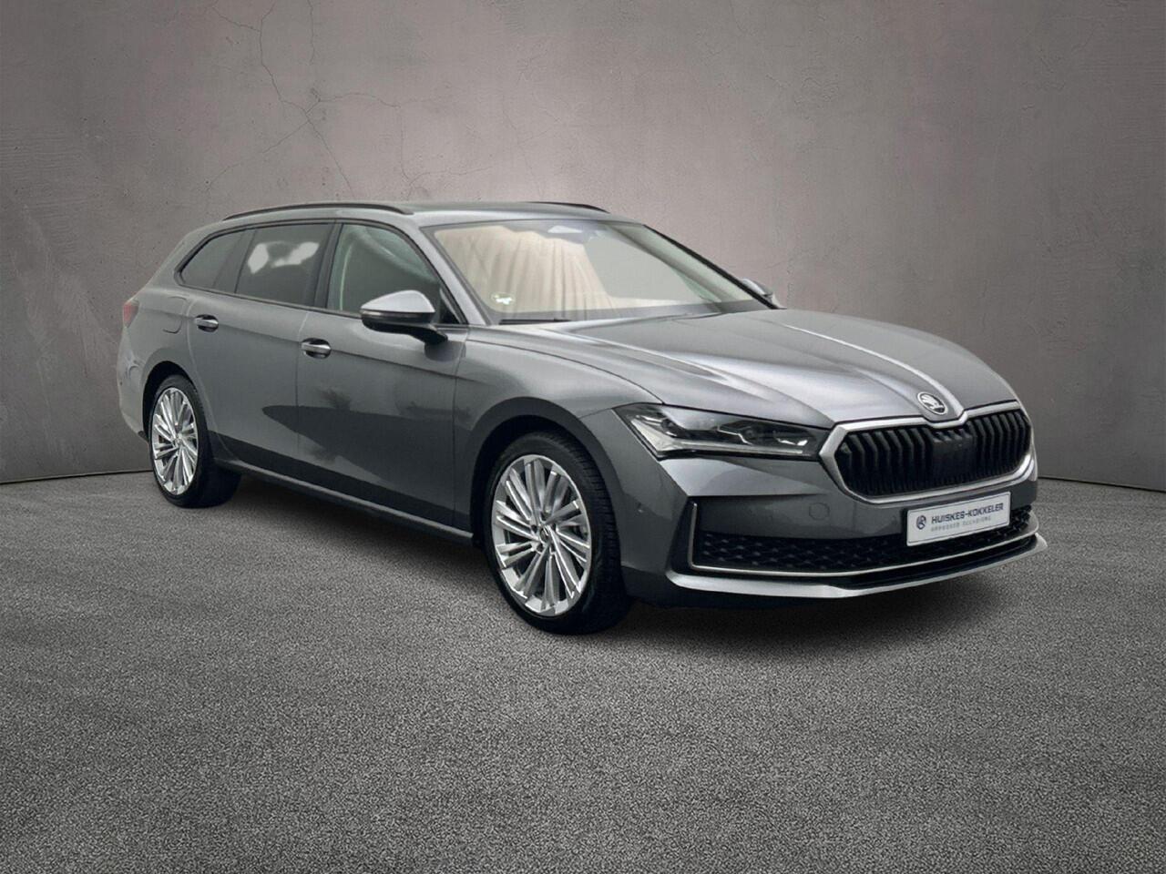 Skoda SUPERB Combi Business Edition 1.5 eTSI 150pk DSG Automaat Adaptive cruise control, Panoramadak, Lederen bekleding, Elektrische achterklep, Navigatie, Stoelverwarming