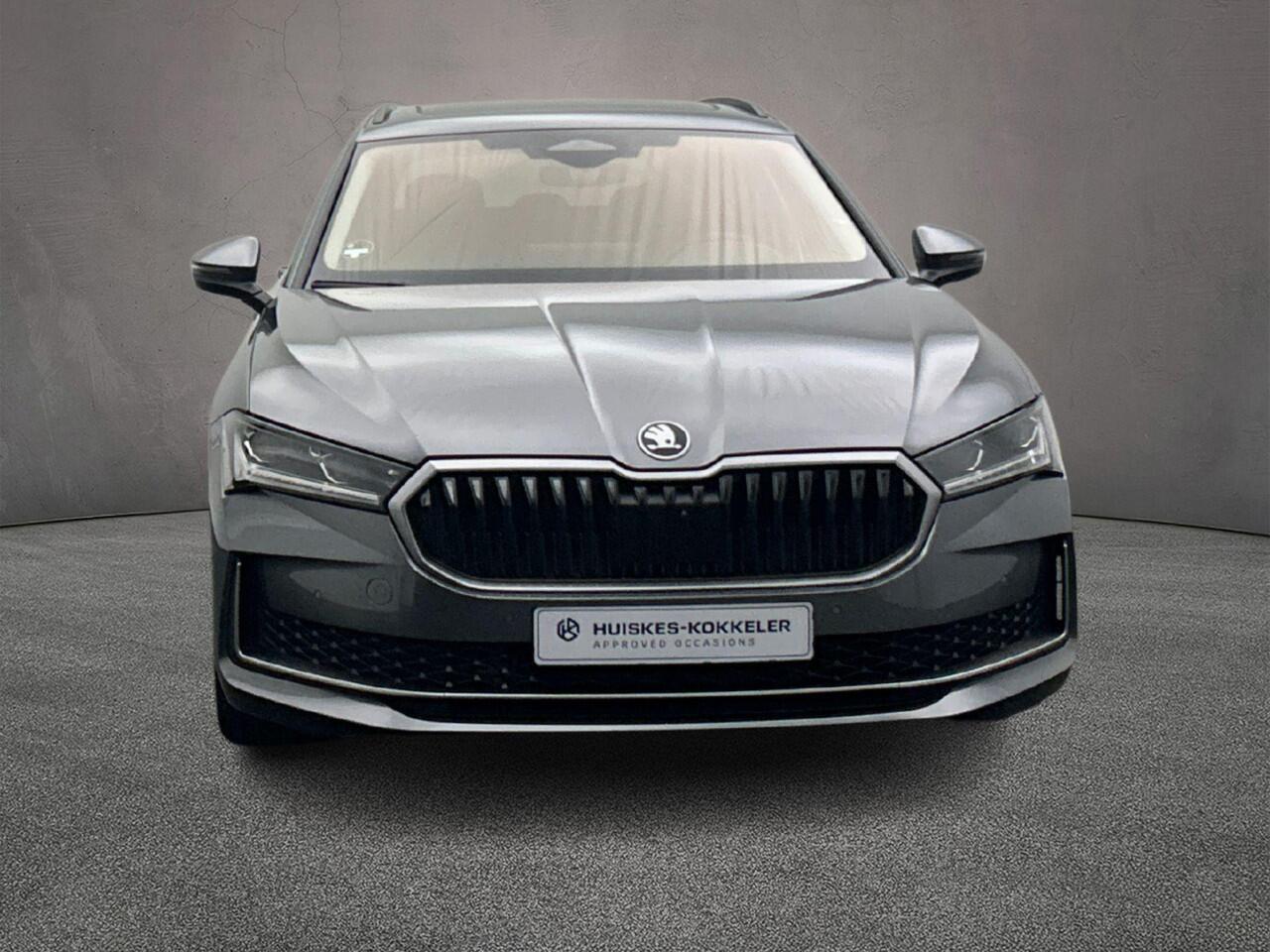 Skoda SUPERB Combi Business Edition 1.5 eTSI 150pk DSG Automaat Adaptive cruise control, Panoramadak, Lederen bekleding, Elektrische achterklep, Navigatie, Stoelverwarming