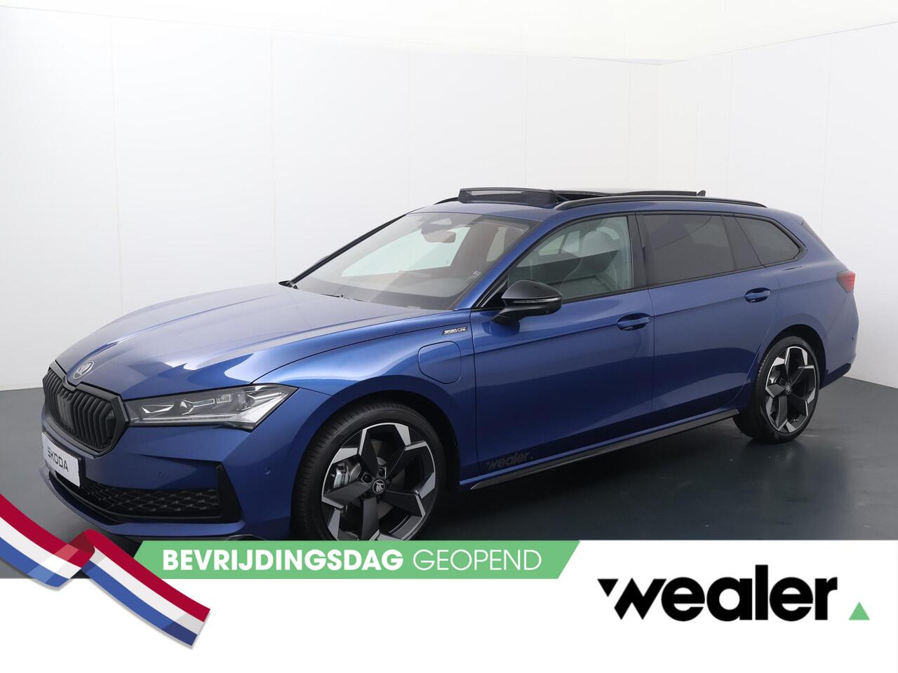 Skoda SUPERB Combi Sportline Business 1.5 TSI PHEV 204 PK DSG Automaat | Panorama dak | Suite Sport Leder | 19" lichtmetalen velgen | Trekhaak | Canton Geluidssysteem |