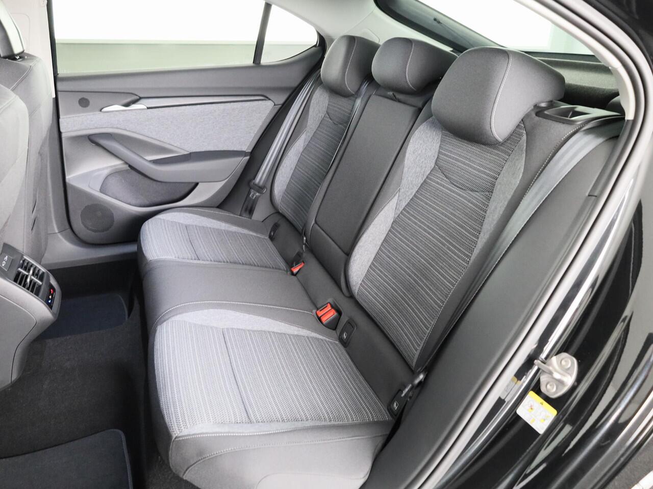 Skoda SUPERB Business Edition PHEV 1.5 TSI 204 pk 6 versn. DSG | Trekhaak wegklapbaar | Chrome pakket | 18 inch lichtmetalen velgen