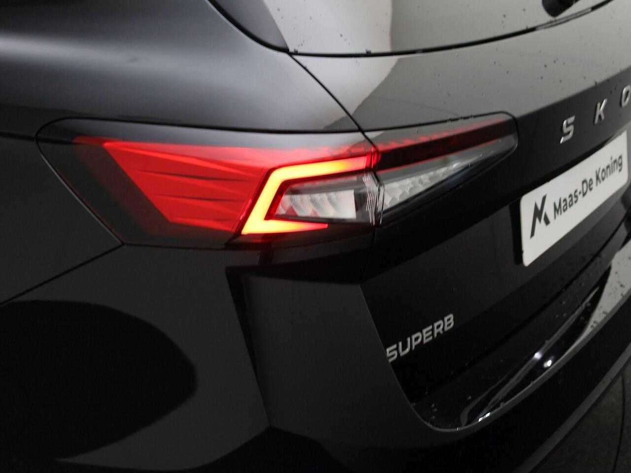 Skoda SUPERB combi Business Edition 1.5 TSI PHEV 150 kW / 204 PK Comb | 18'' Lichtmetalen Velgen | Akoestisch pakket | 2000,- inruilvoordeel!!