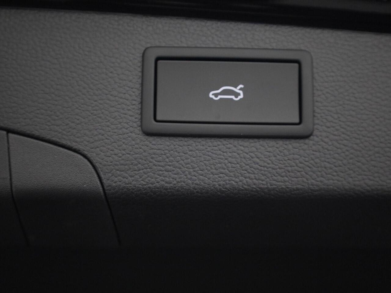 Skoda SUPERB combi Business Edition 1.5 TSI PHEV 150 kW / 204 PK Comb | 18'' Lichtmetalen Velgen | Akoestisch pakket | 2000,- inruilvoordeel!!