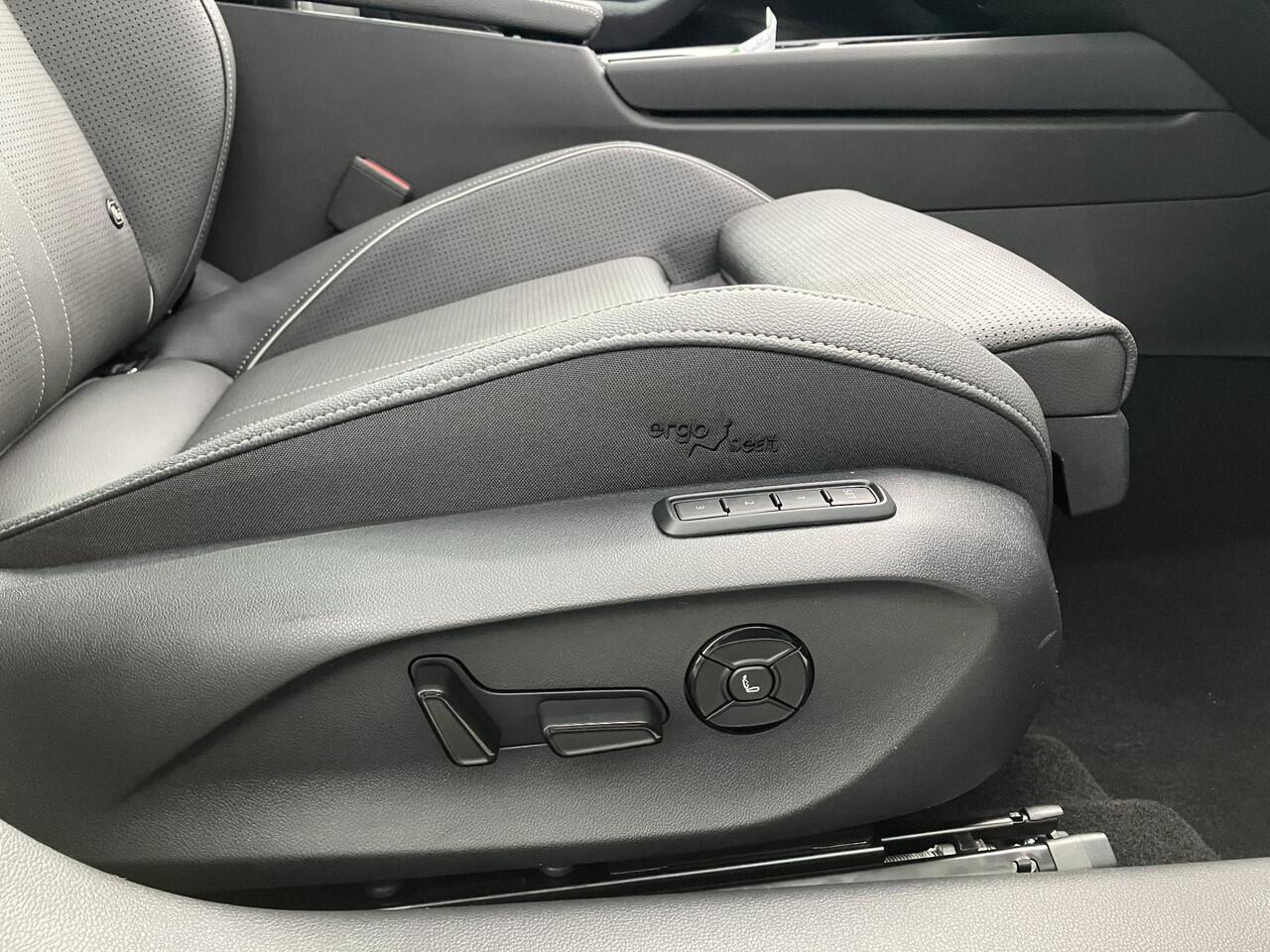 Skoda SUPERB Combi Sportline Business 1.5 TSI PHEV 204 PK | Trekhaak | 19" Lichtmetalen velgen | Panorama dak | Canton Geluid | Suite leder |