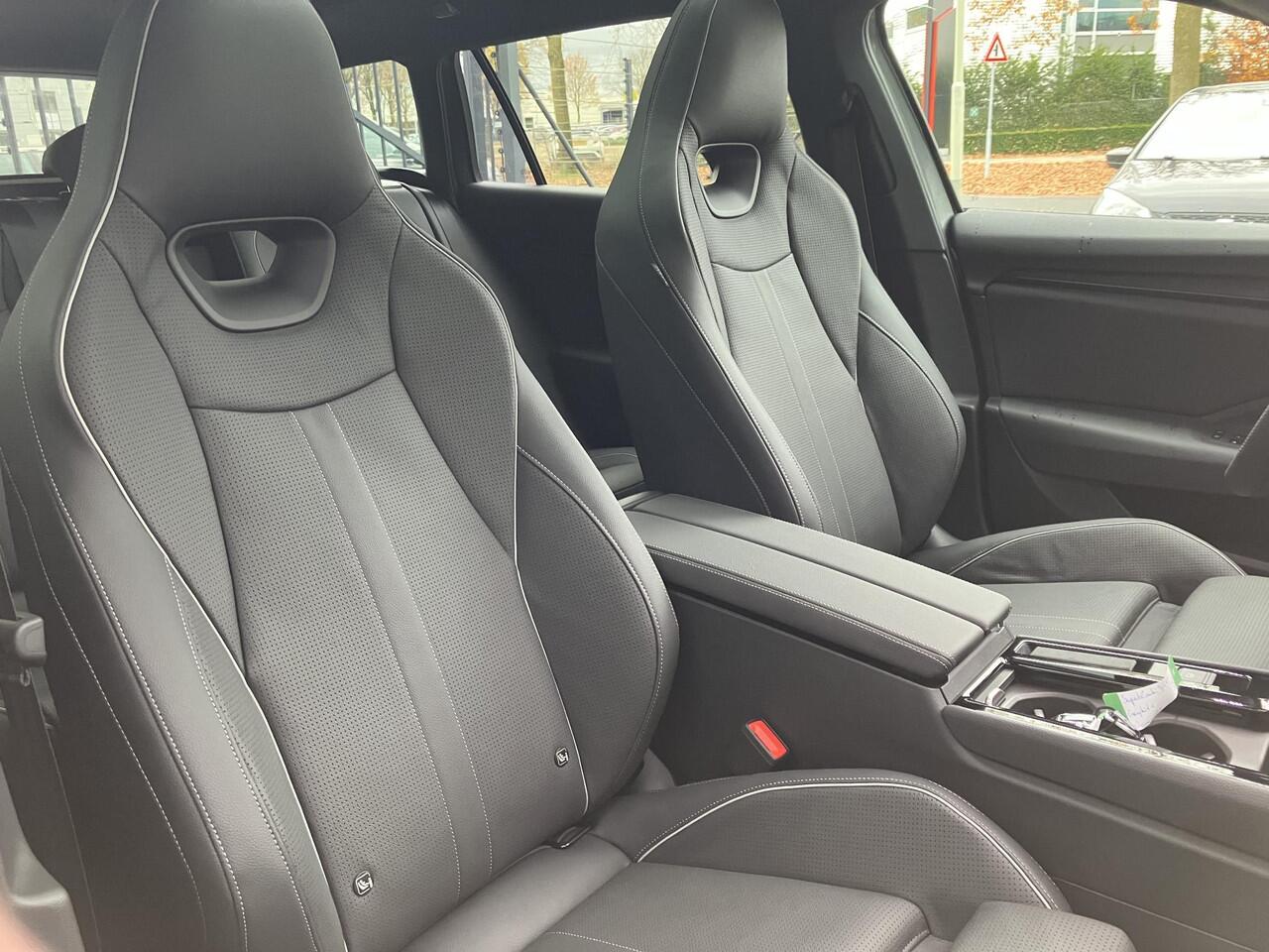 Skoda SUPERB Combi Sportline Business 1.5 TSI PHEV 204 PK | Trekhaak | 19" Lichtmetalen velgen | Panorama dak | Canton Geluid | Suite leder |