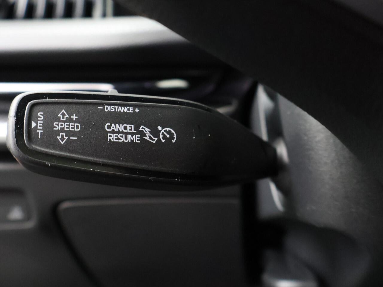 Skoda SUPERB Combi Sportline Business 1.5 TSI PHEV 204 PK | 19" Lichtmetalen velgen | Panorama dak | Canton Geluid | Suite leder |