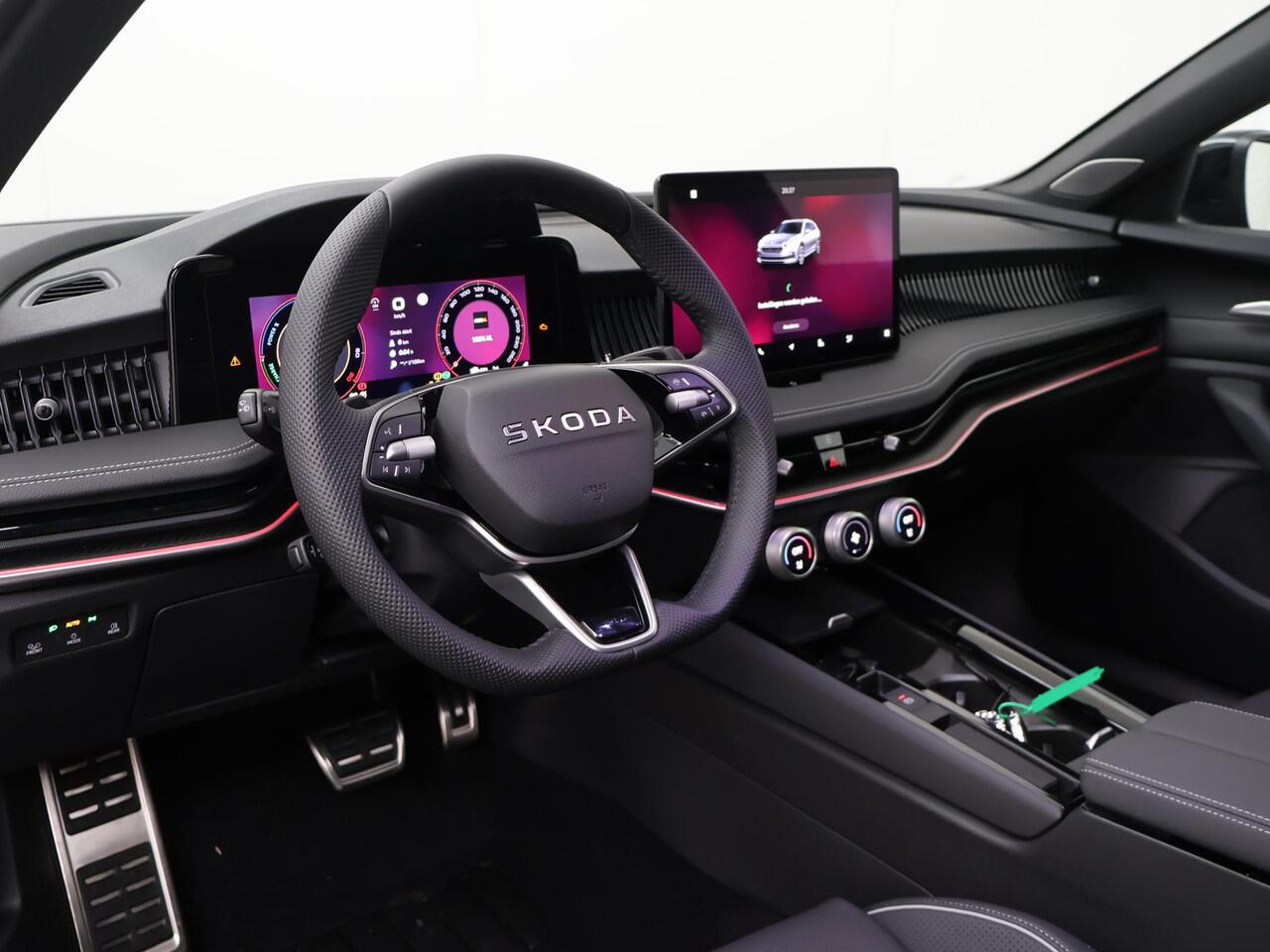 Skoda SUPERB Combi Sportline Business 1.5 TSI PHEV 204 PK | 19" Lichtmetalen velgen | Panorama dak | Canton Geluid | Suite leder |