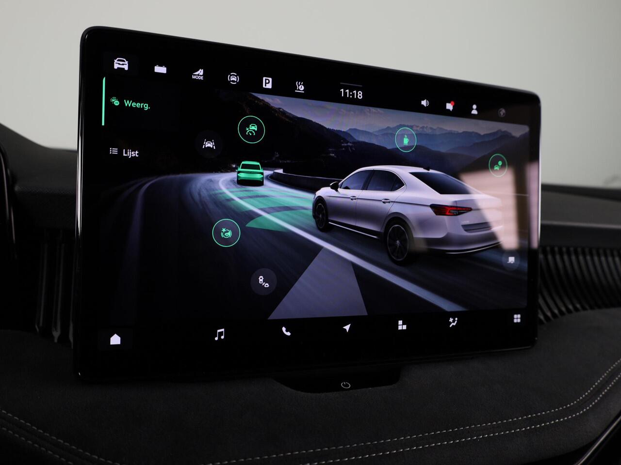 Skoda SUPERB Sportline Business PHEV 1.5 TSI 204 pk 6 versn. DSG | Travel Assist Plus Sportline | Trekhaak wegklapbaar | Winterpakket | Lichtmetalen velgen 19 inch Torcular