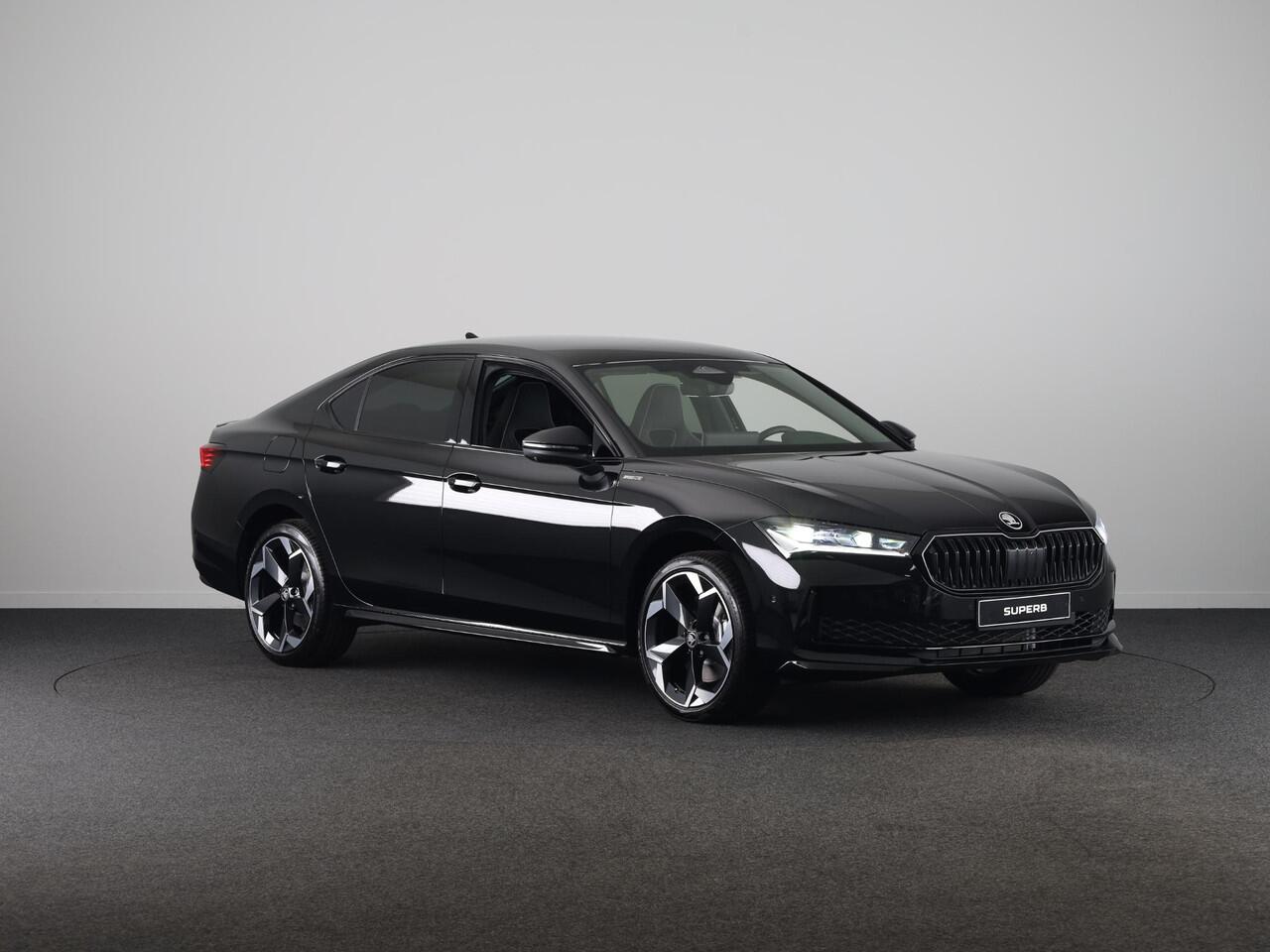 Skoda SUPERB Sportline Business PHEV 1.5 TSI 204 pk 6 versn. DSG | Travel Assist Plus Sportline | Trekhaak wegklapbaar | Winterpakket | Lichtmetalen velgen 19 inch Torcular