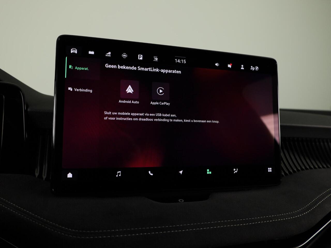 Skoda SUPERB Combi Sportline Business PHEV 1.5 TSI 204 pk 6 versn. DSG | Panoramadak, elektrisch bedienbaar | Trekhaak, wegklapbaar | Travel Assist Plus Sportline | Dynamic Chassis Control Pakket | CANTON Soundsystem | Lichtmetalen velgen 19 inch Aniara Aero zilver