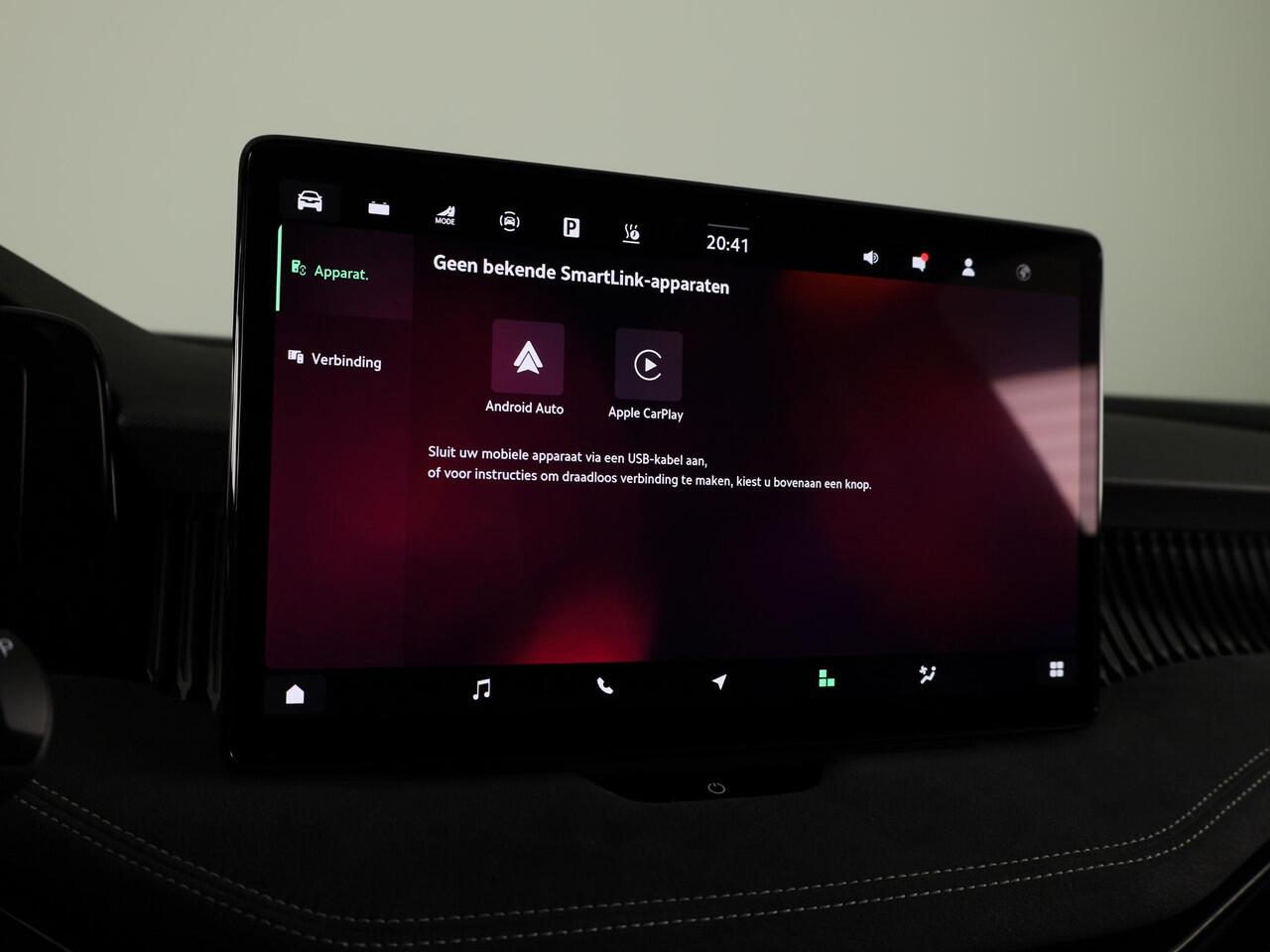 Skoda SUPERB Combi Sportline Business PHEV 1.5 TSI 204 pk 6 versn. DSG | Panoramadak, elektrisch bedienbaar | Trekhaak, wegklapbaar | Travel Assist Plus Sportline | Dynamic Chassis Control Pakket | CANTON Soundsystem | Lichtmetalen velgen 19 inch Aniara Aero zilver