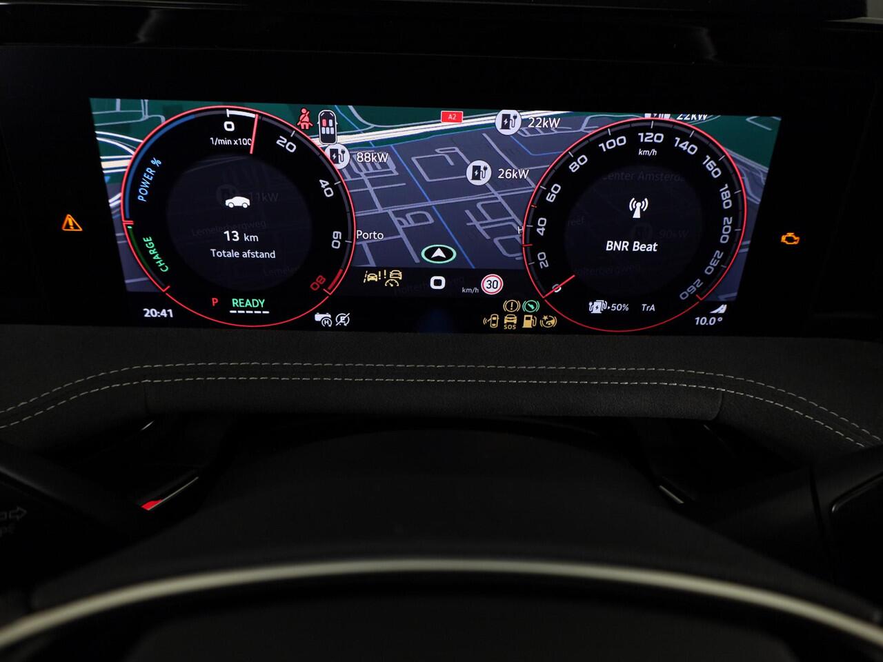 Skoda SUPERB Combi Sportline Business PHEV 1.5 TSI 204 pk 6 versn. DSG | Panoramadak, elektrisch bedienbaar | Trekhaak, wegklapbaar | Travel Assist Plus Sportline | Dynamic Chassis Control Pakket | CANTON Soundsystem | Lichtmetalen velgen 19 inch Aniara Aero zilver